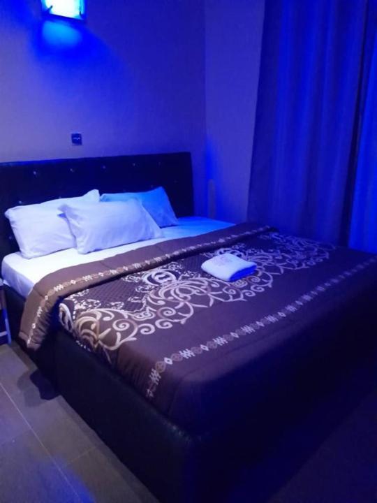 Hotel Adonai Ltd Benin City Buitenkant foto